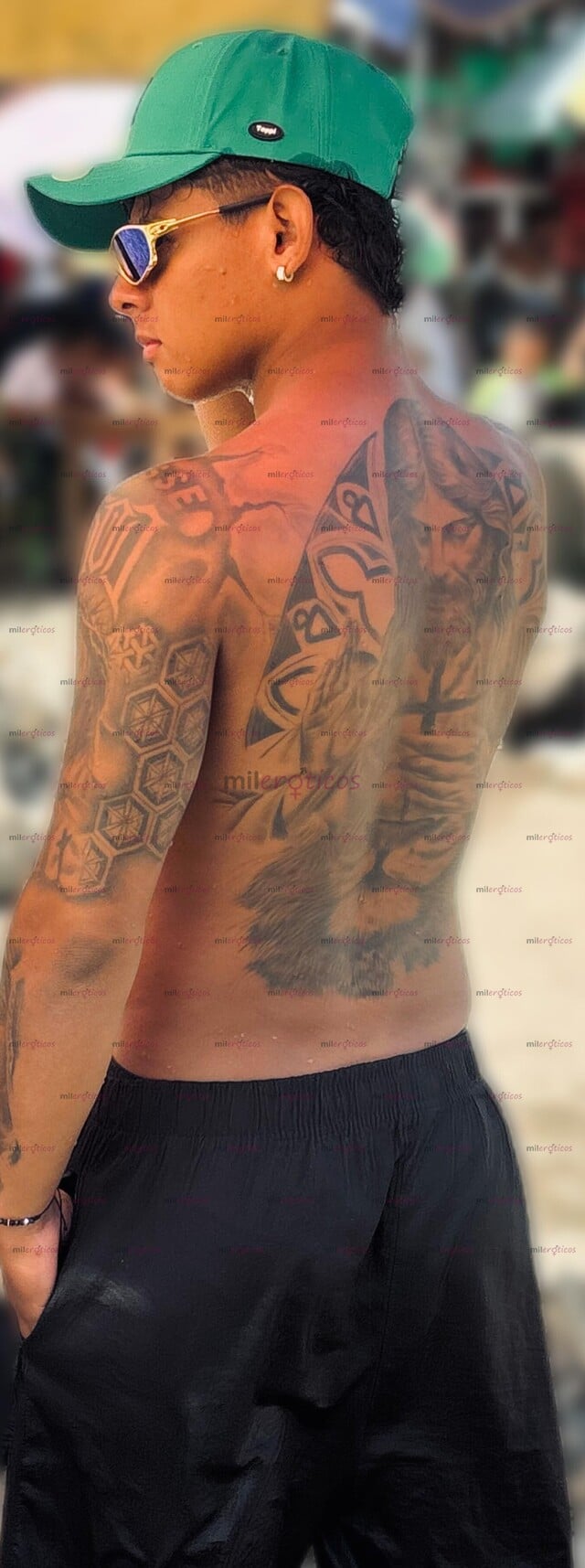 FOTOS DE JOVEN COLOMBIANO ALTO DE 24 AÑOS COMPLACE MUJERES CHUPA VAGINA CULO ESCRÍBEME.