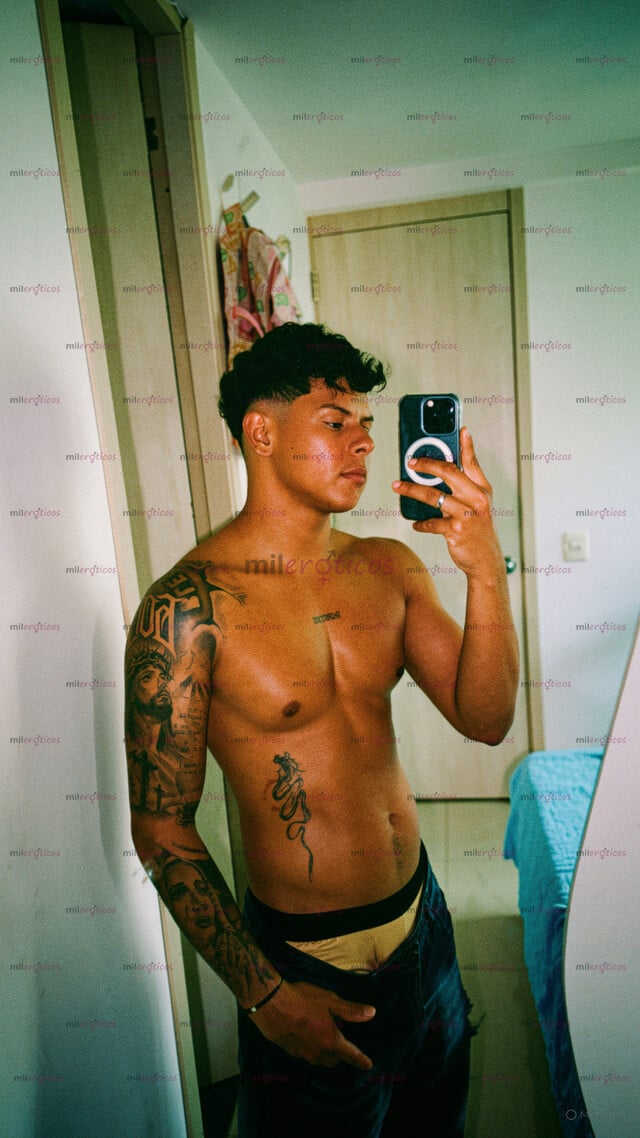 FOTOS DE JOVEN COLOMBIANO ALTO DE 24 AÑOS COMPLACE MUJERES CHUPA VAGINA CULO ESCRÍBEME.
