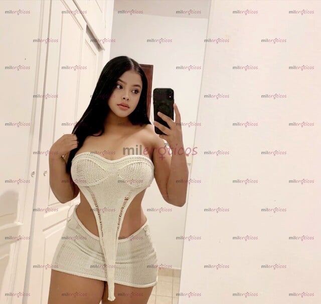 FOTOS DE BONITA NENA COLOMBIANA, DE 20 AÑOS, INICIANDO EN EL AMBIENTE POR PRIMERA