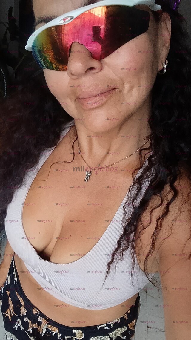 FOTOS DE SEXY Y CALIENTE CUARENTONA DÉJATE CONSENTIR ,TE ESPERO TESORO