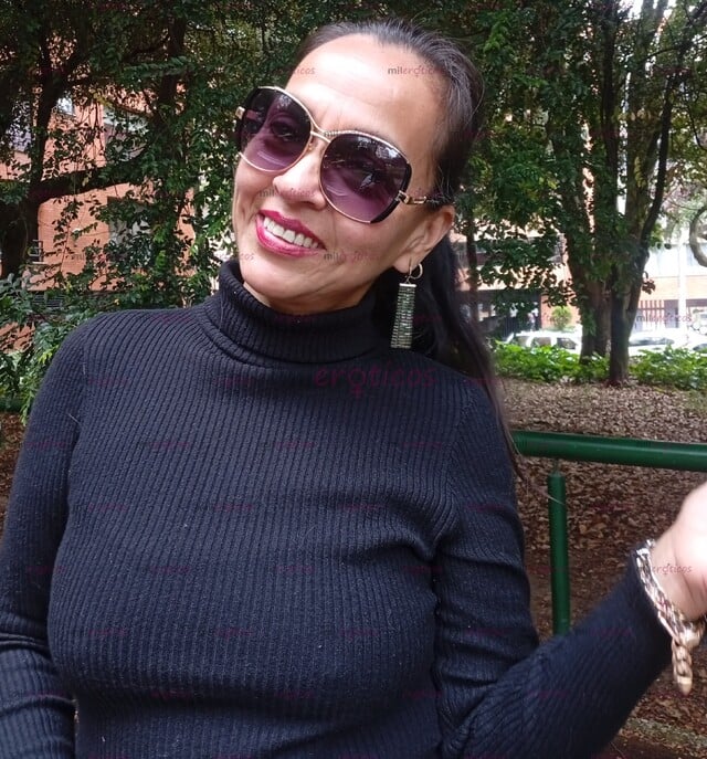 FOTOS DE SEXY Y CALIENTE CUARENTONA DÉJATE CONSENTIR ,TE ESPERO TESORO