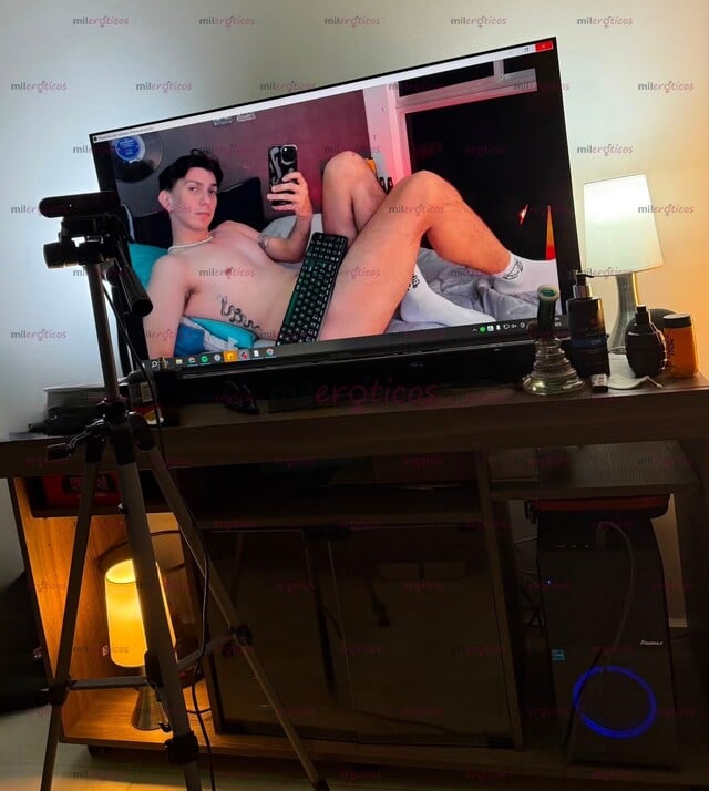 FOTOS DE NO SIGAS BUSCANDO, AQUÍ TIENES TODO LO QUE NECESITAS: VERGON, CERDO Y FETICHISTA
