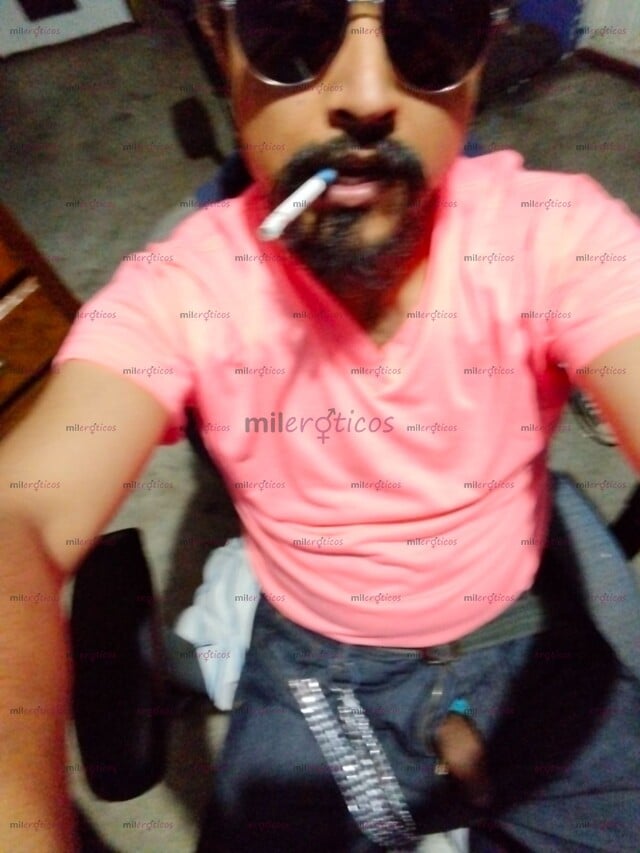 FOTOS DE SOY LEVI, DE 25 AÑOS Y MUY ATENTO, CACHONDO Y SERVICIAL