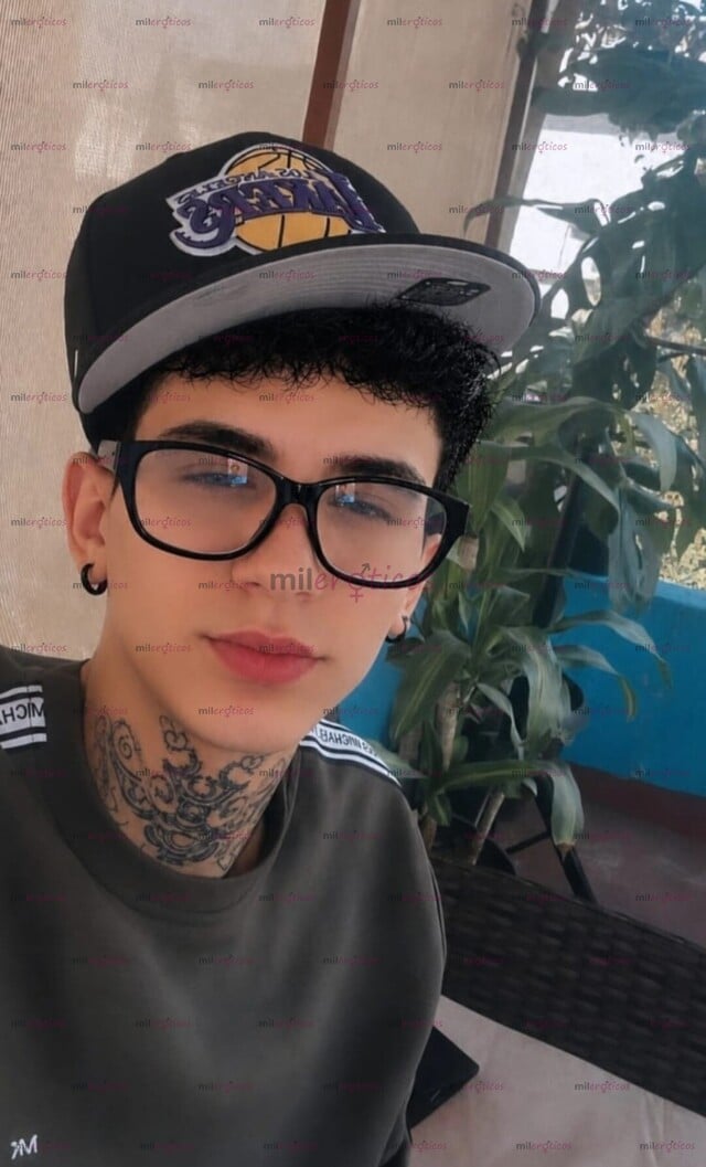FOTOS DE DAVID JOSHUA 19 CUBANO EN LA CIUDAD DE MÉXICO APRENDIENDO A DAR MASAJES