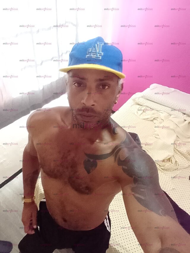 FOTOS DE AFRO CUBANO CON UN PINGON DE 22 CENTÍMETRO PARA ROMPER CULO.Y DAR RICO PLACER