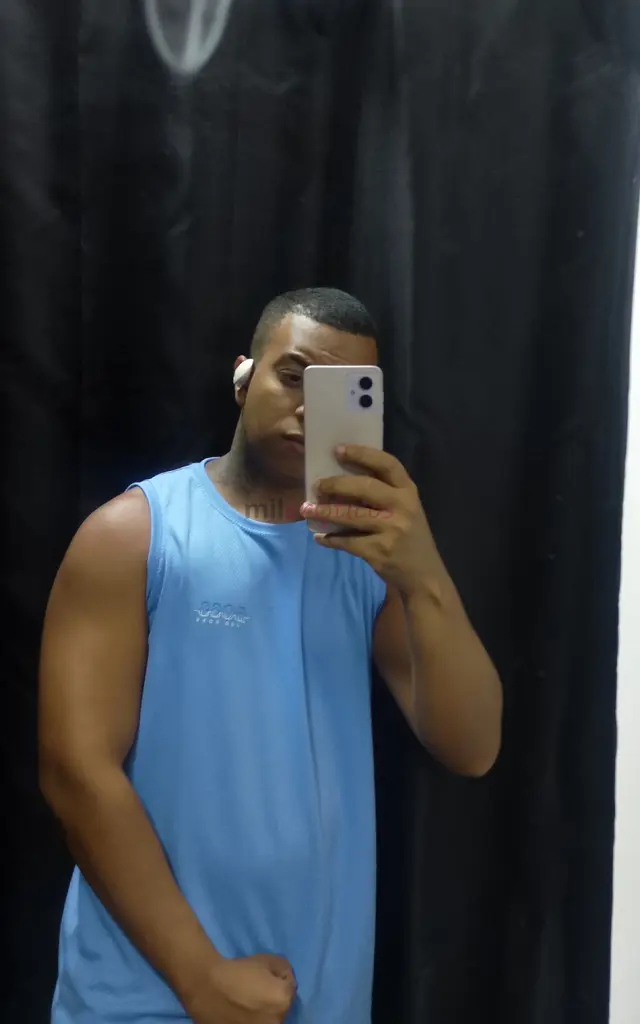 Sou um jovem de 23 anos repleto de energia para te proporcionar prazer intenso estou completamente a disposicao para te satisfazer e se vc adora ser d...