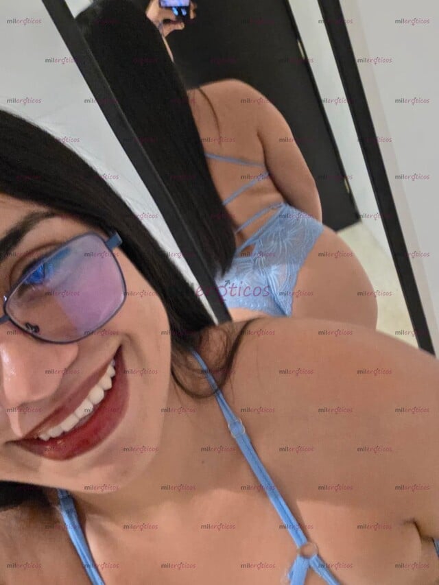 FOTOS DE CHICA , BONITA CARA Y MUY COMPLACIENTE EN LA COMPLACIENTE EN LA CAMA