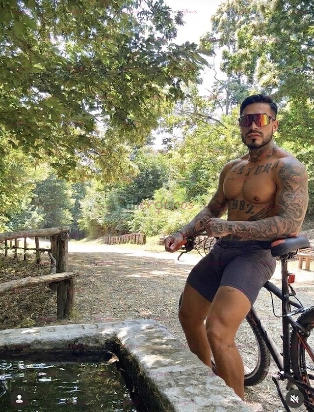 FOTOS DE GUAPO Y SEXY TATUADO MÁS QUE UN SERVICIO UNA EXPERIENCIA CON 3RO