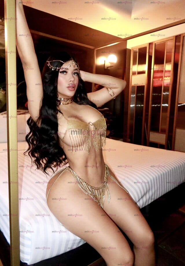 FOTOS DE EXTRANGERA EXÓTICA, FLAQUITA FITNESS, CON CURVAS DE IMPACTO