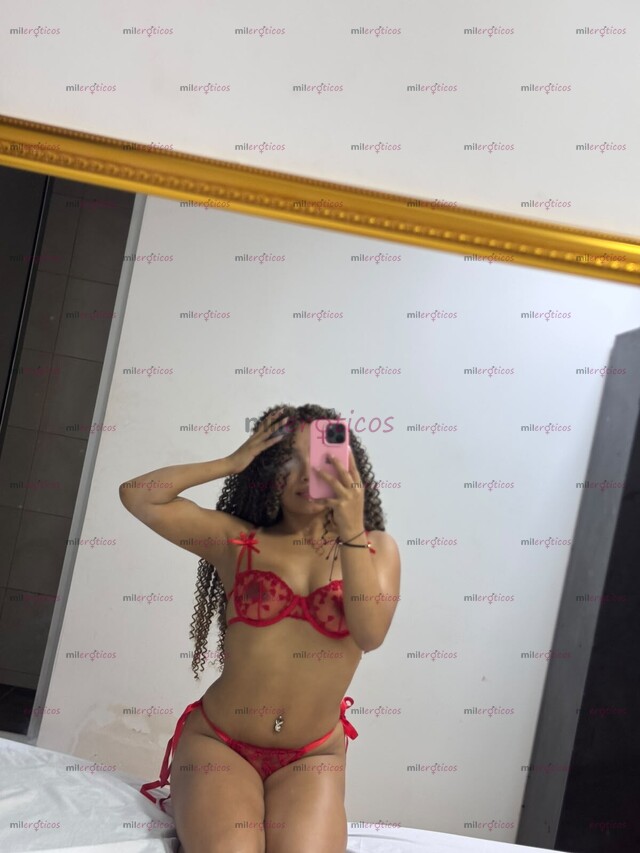 FOTOS DE SALOME, HERMOSA DAMA SENSUAL CON BUENOS SENOS Y UNA COLA RICA