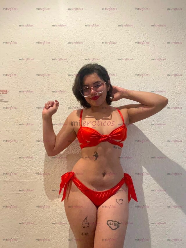 FOTOS DE JOVENCITA NUEVA EN EL AMBIENTE , JOVEN Y MUY SENSUAL