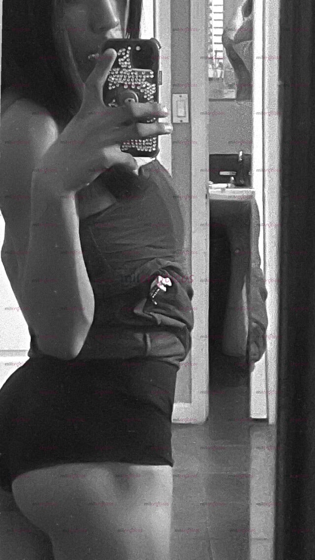 FOTOS DE HOLAAA BB SOY UNA MORENITA CALIENTE Y ME GUSTA CHUPARLA RICO
