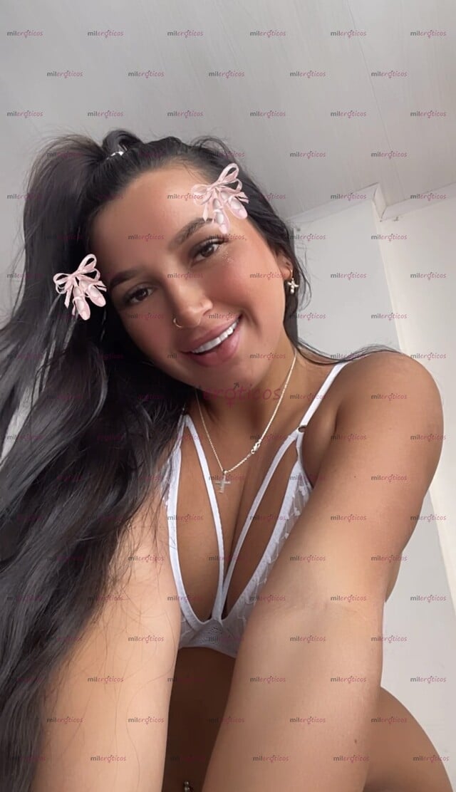 FOTOS DE DESCOMPLICADA ATRACTIVA MUJER DE HERMOSO ROSTRO Y CUERPO VAGINA ESTRECHITA VEN