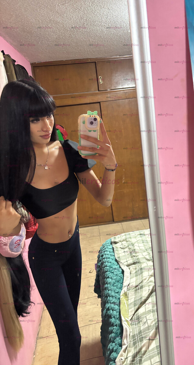 FOTOS DE SHARI RECIÉN LLEGADA Y LA MUÑECA MÁS ACCESIBLE DE LA VITRINA