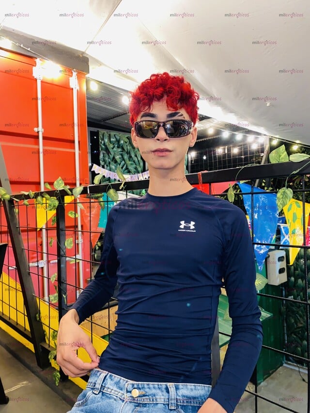 FOTOS DE CHICO SEXY VERSÁTIL DISPUESTO A COMPLACERTE