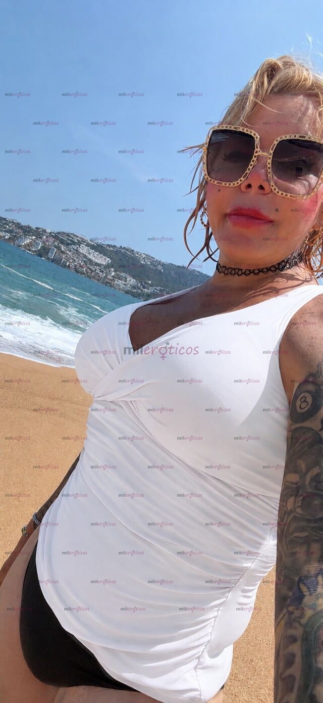 FOTOS DE MUJER, TRANS RUBIA DE CUERPO EXCITANTE CARIÑOSA EMOJI ARDIENTE.