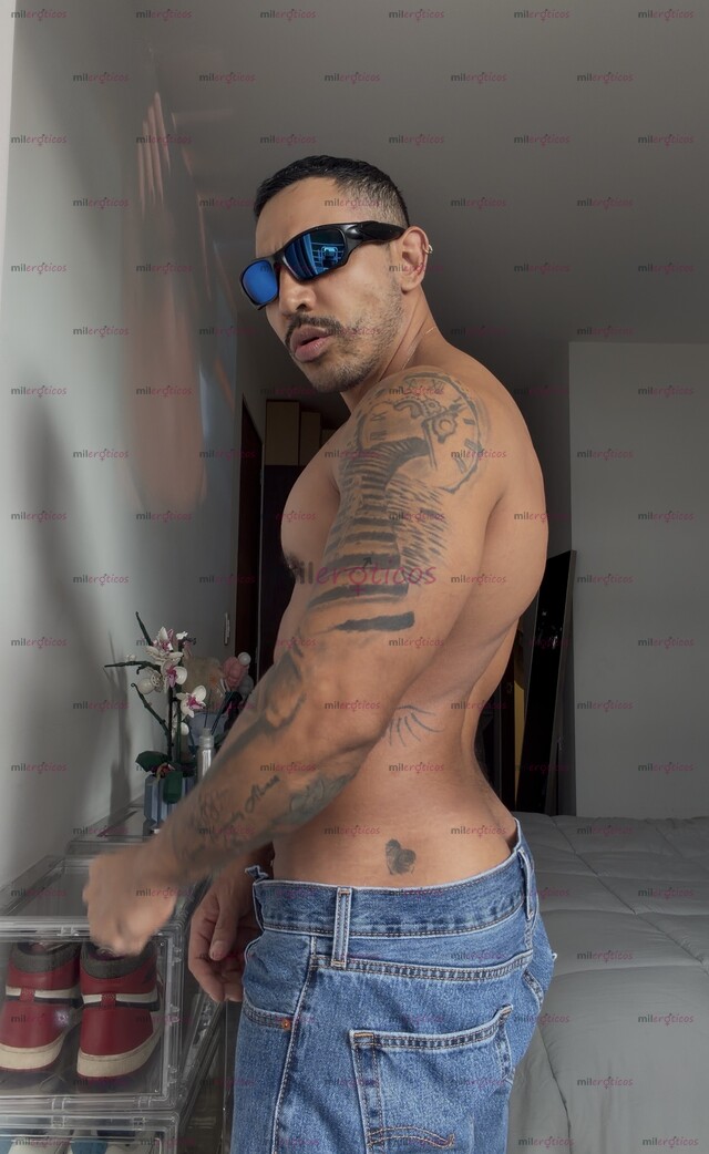FOTOS DE AQUÍ JULIÁN, VARONIL TATUADO, BUENA COMPAÑÍA.