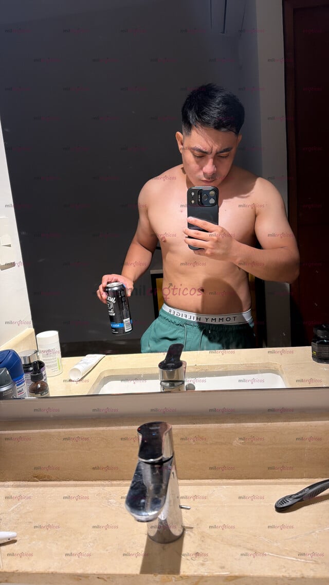 FOTOS DE JOVEN DISCRETO, ATLÉTICO, BUEN PORTE Y BUENA PRESENTACIÓN.