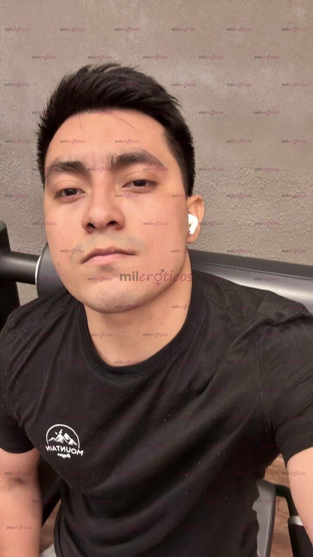 FOTOS DE JOVEN DISCRETO, ATLÉTICO, BUEN PORTE Y BUENA PRESENTACIÓN.
