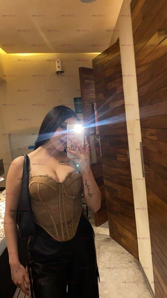 FOTOS DE HERMOSA JOVEN CON PIEL BLANCA LLEGÓ PARA COMPLACERTE