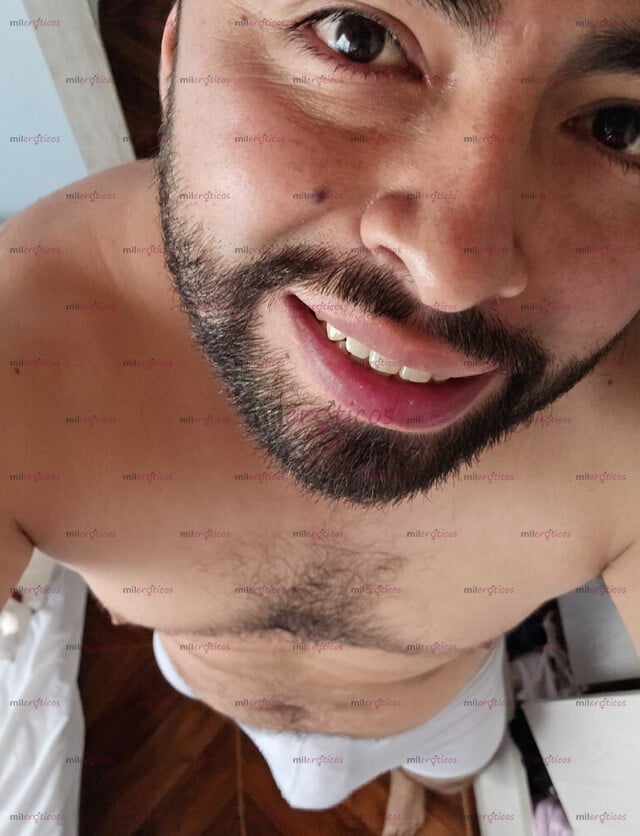 FOTOS DE HOMBRE EJEGANTE Y DISCRETO LISTO PARA CUMPLIR TUS FANTASIAS.