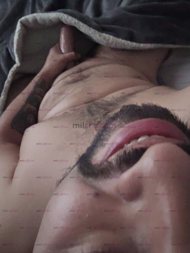 FOTOS DE HOMBRE EJEGANTE Y DISCRETO LISTO PARA CUMPLIR TUS FANTASIAS.