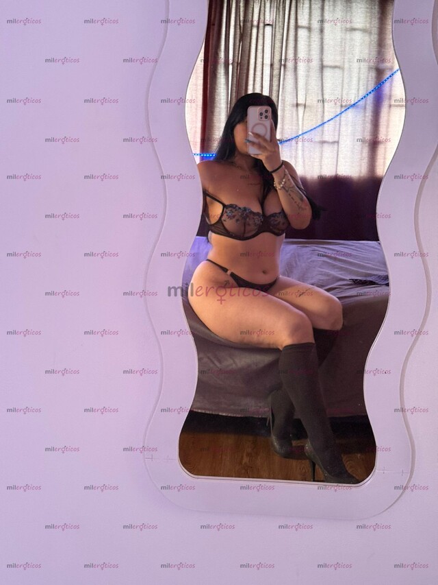 FOTOS DE YESSICA, HERMOSA NIÑA DE 20 AÑOS CON RICAS TETAS GRANDES Y DELICIOSAS CADERAS!
