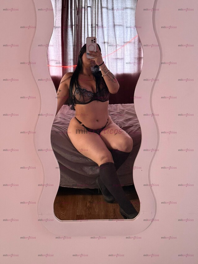 FOTOS DE YESSICA, HERMOSA NIÑA DE 20 AÑOS CON RICAS TETAS GRANDES Y DELICIOSAS CADERAS!