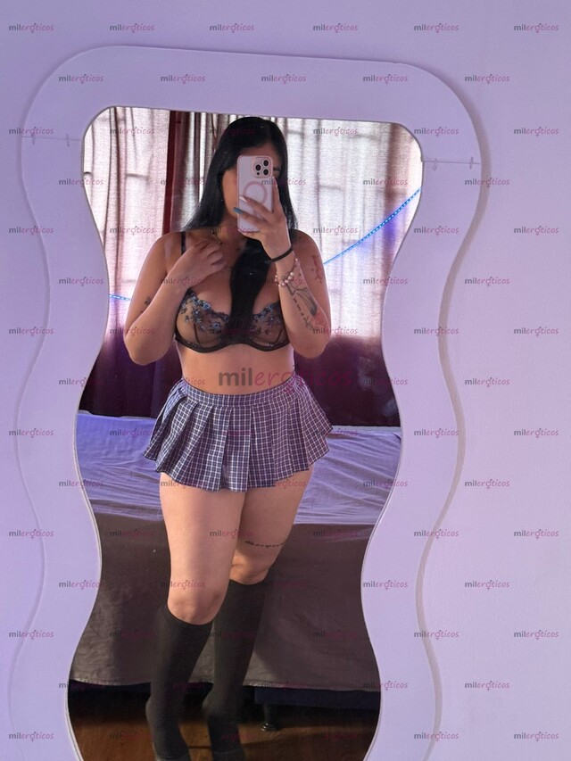 FOTOS DE YESSICA, HERMOSA NIÑA DE 20 AÑOS CON RICAS TETAS GRANDES Y DELICIOSAS CADERAS!