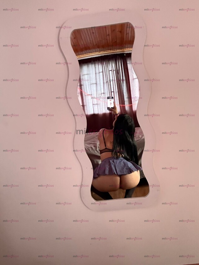 FOTOS DE YESSICA, HERMOSA NIÑA DE 20 AÑOS CON RICAS TETAS GRANDES Y DELICIOSAS CADERAS!