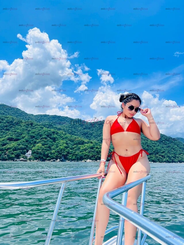 FOTOS DE MARLEEN UNA CHICA PETTIT CON UN CUERPO 100% NATURAL