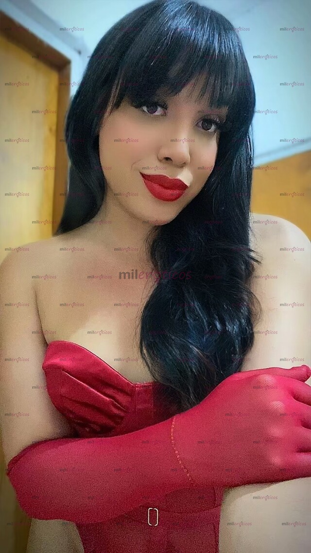 FOTOS DE ANDREA GONZÁLEZ CULONA CON CARNE DE DONDE COMER FEMENINA PELI NEGRA HORMONADA