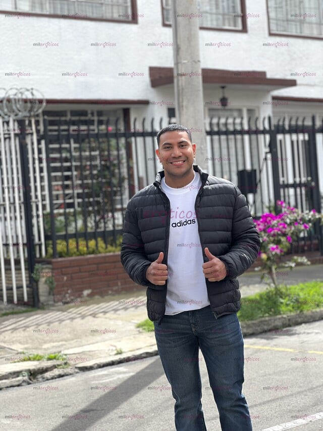 FOTOS DE MORENO ALTO SIMPÁTICO ATENTO Y COMPLACIENTE
