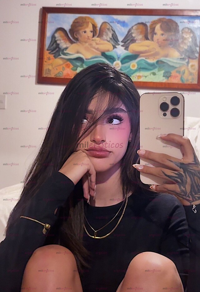 FOTOS DE HERMOSA MUÑEQUITA CON UNA NALGUITA FIRME Y REDONDITA DISPUESTA PARA TI