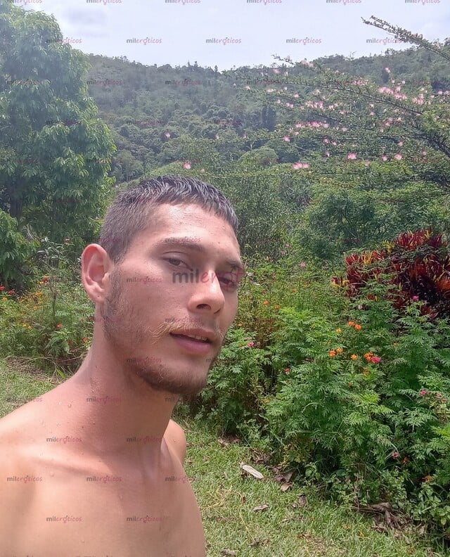 FOTOS DE MAN SERIO VERGÓN, FETICHISTA DE PASO EN LA CIUDAD