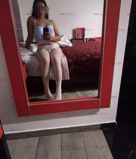 FOTOS DE HOLLII LLÁMAME A MI AMOR CONMIGO TODO ES RICO.