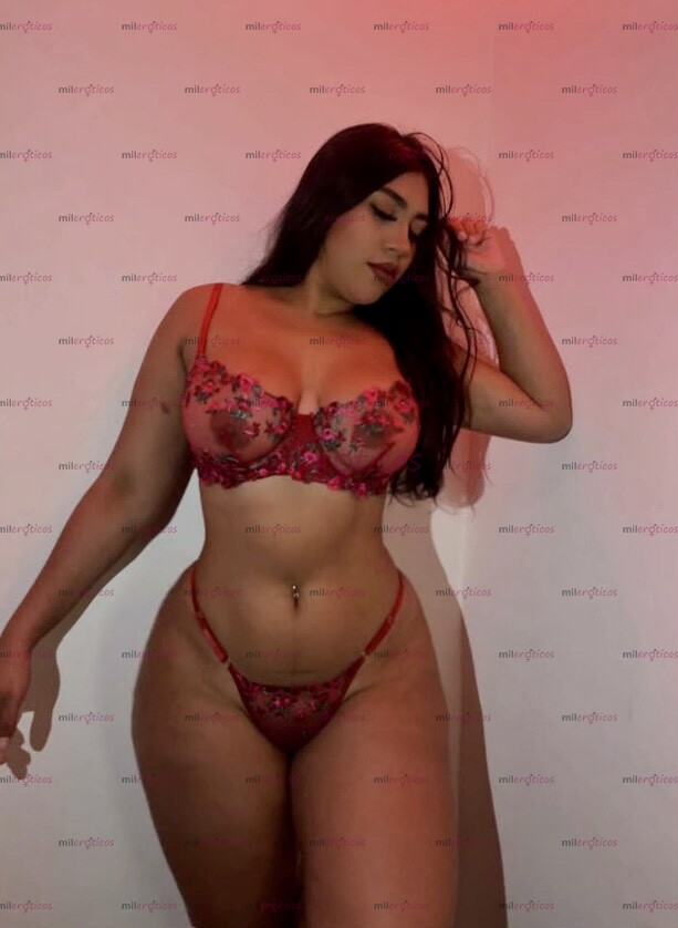 FOTOS DE MORENA CON CURVAS PERFECTAS Y VAGINA ESTRECHITA Y CALIENTE