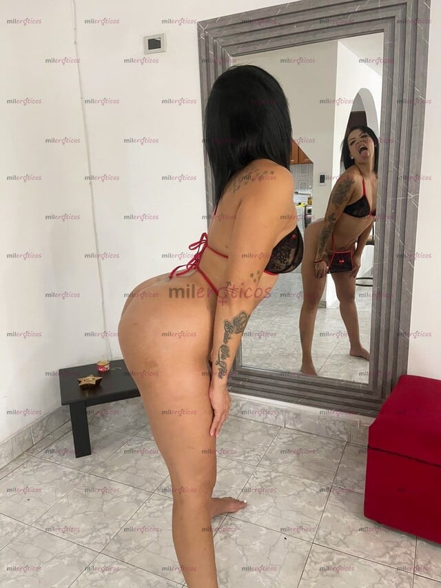 FOTOS DE RELAJADA Y DESCOMPLICADA TU CULONA MÁS COMPLACIENTE CON UNA MAMADA DE INFARTO