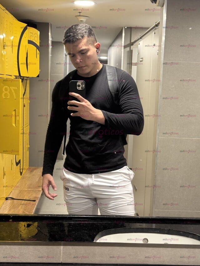 FOTOS DE HOLA! AQUÍ MAX, CHICO DIVERTIDO Y CONFIABLE