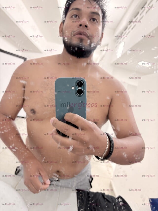 FOTOS DE MACHITO PELUDO CON UNAS MANOS QUE TE HARÁN SATISFACER TUS MÁS BAJOS DESEOS