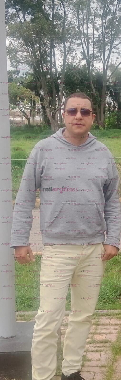 FOTOS DE DOTADO EN BUSCA DE SEXO CASUAL CON SOLO MUJERES GRATIS