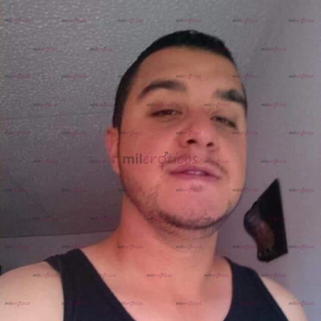 FOTOS DE DOTADO EN BUSCA DE SEXO CASUAL CON SOLO MUJERES GRATIS