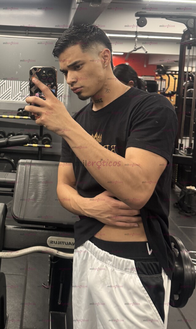 FOTOS DE SEBASTIÁN POLLO ATLÉTICO VERGON MASAJES DELUXE APTO PRIVADO