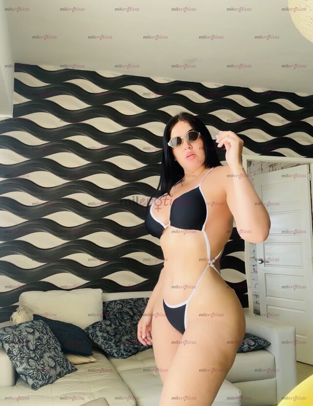 FOTOS DE EXQUISITA MUÑECA DELICIOSA EXPERTA SACA LECHE