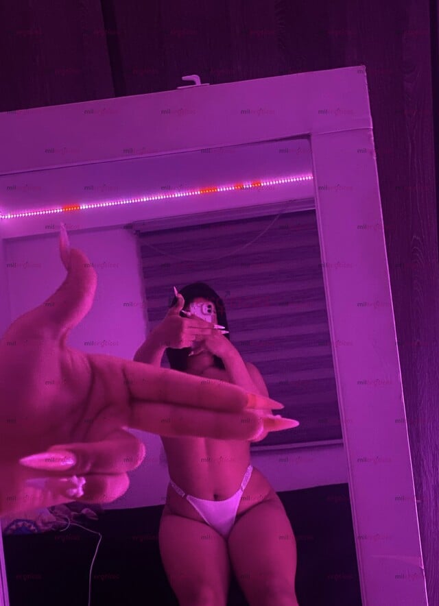 FOTOS DE NIÑA TRANS DE ALTO IMPACTO CON CULO APRETADO