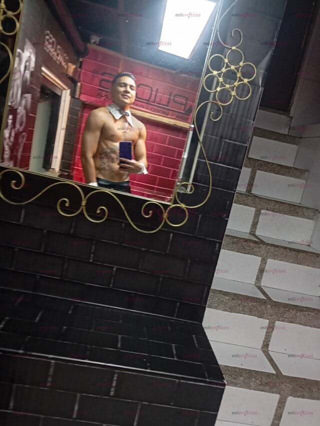 FOTOS DE CHICO DISPONIBLE PARA COMPLACERTE, DOTADO, MORBOSO Y MUY SEXUAL