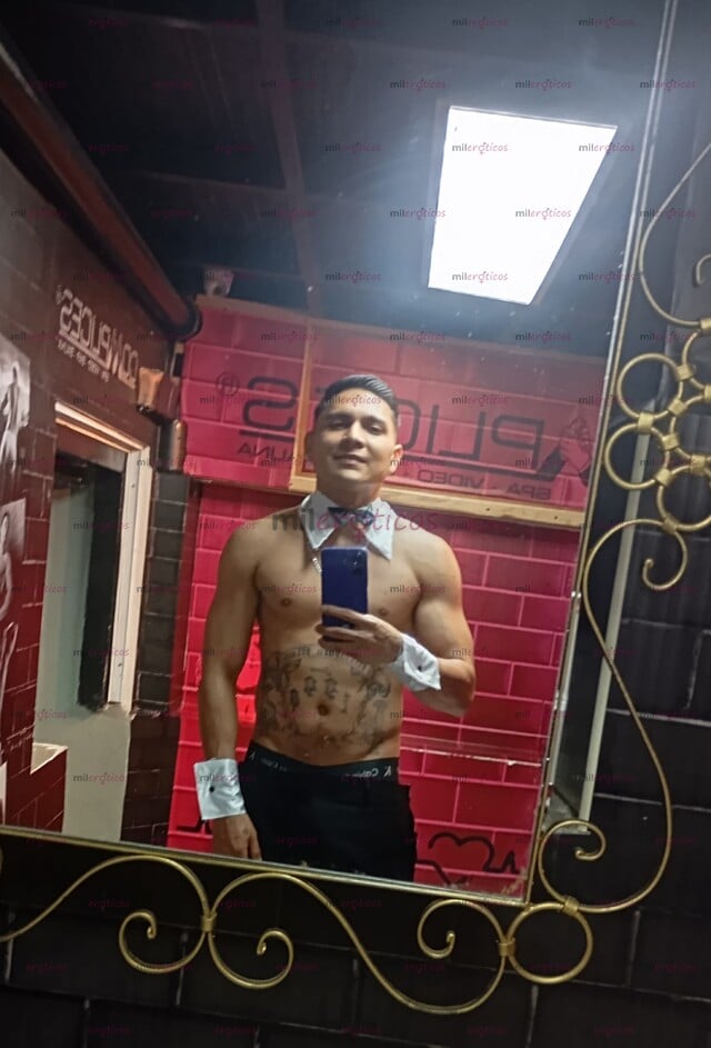 FOTOS DE CHICO DISPONIBLE PARA COMPLACERTE, DOTADO, MORBOSO Y MUY SEXUAL