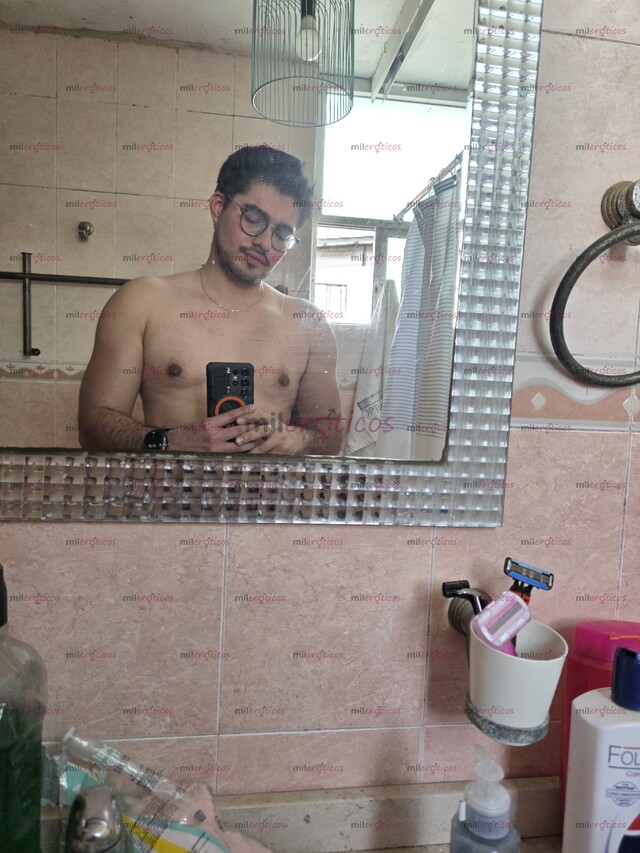 FOTOS DE TIENES FETICHE POR LOS PIES, PLANTA DE LOS PIES O MANOS BONITAS