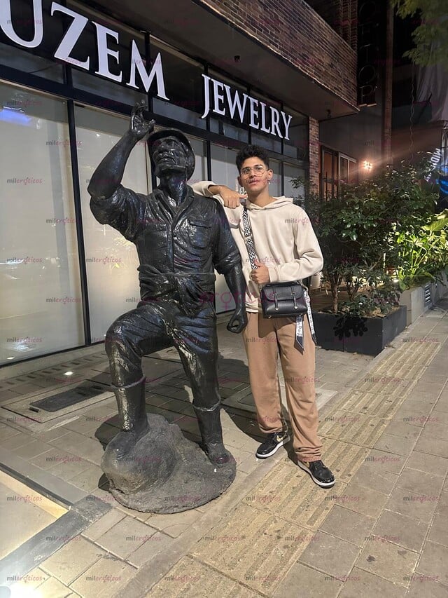 FOTOS DE VENEZOLANO ARRECHO EN MEDELLIN VERGON DE 21 CM SERIO Y DISCRETO