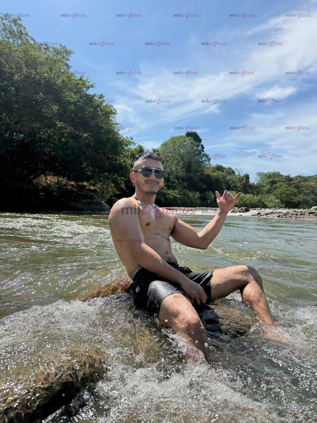 FOTOS DE JOVEN MACHO ABIERTO Y DISPONIBLE PARA CUMPLIR TUS FANTASIAS
